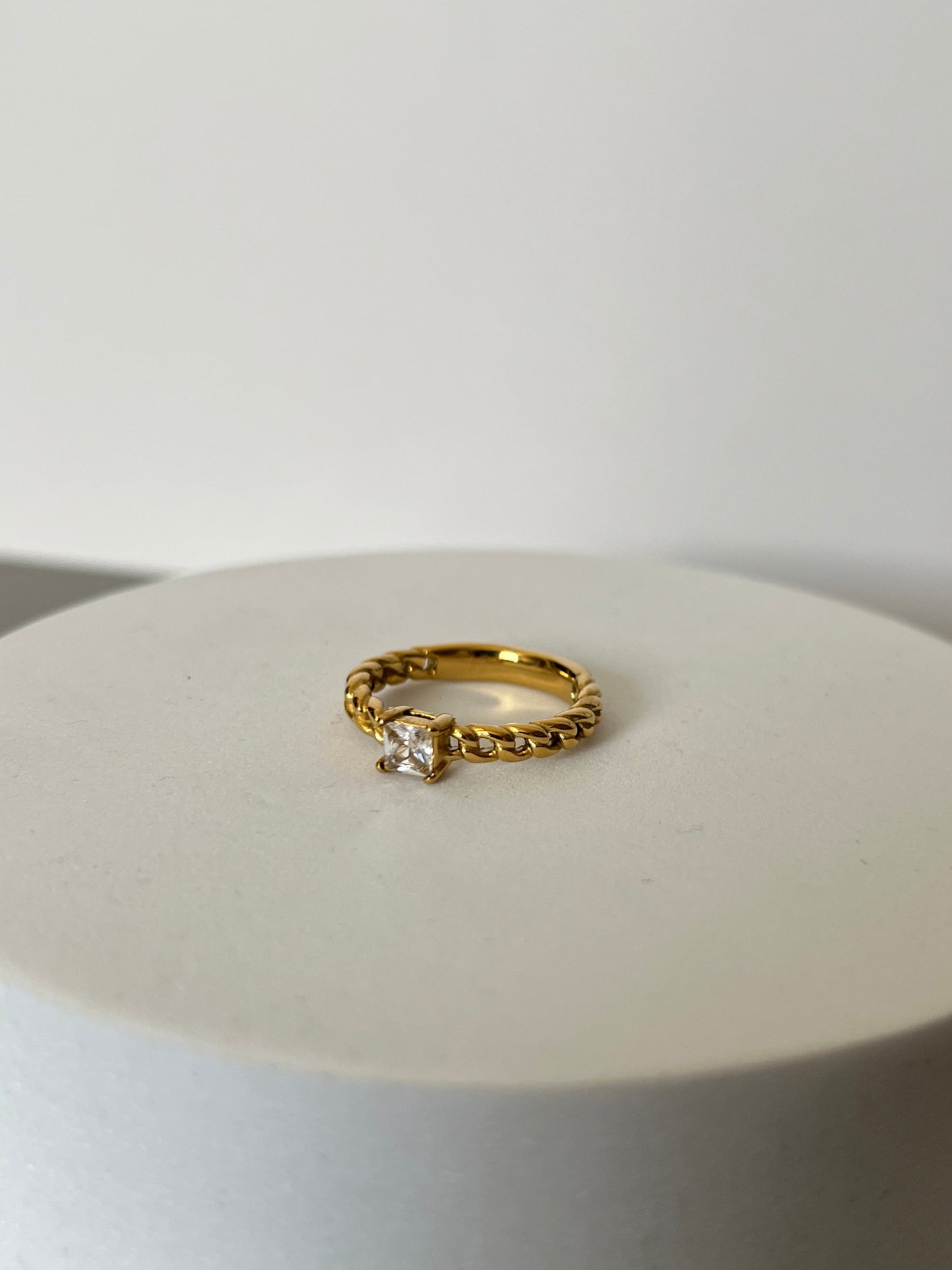Anillo Abigail